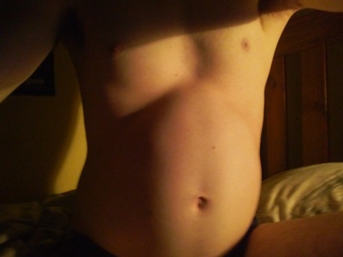 mpregfan:  Sneaky late night bloating. Haven’t done one in a while. Should definitely do them more often, or try to see if I can build some permanent bulge haha