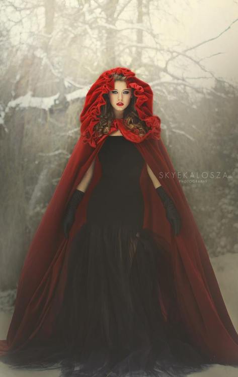 aristippos:  isadorajoshua:  A red winter by SkyeKalosza  http://aristippos.tumblr.com/ 