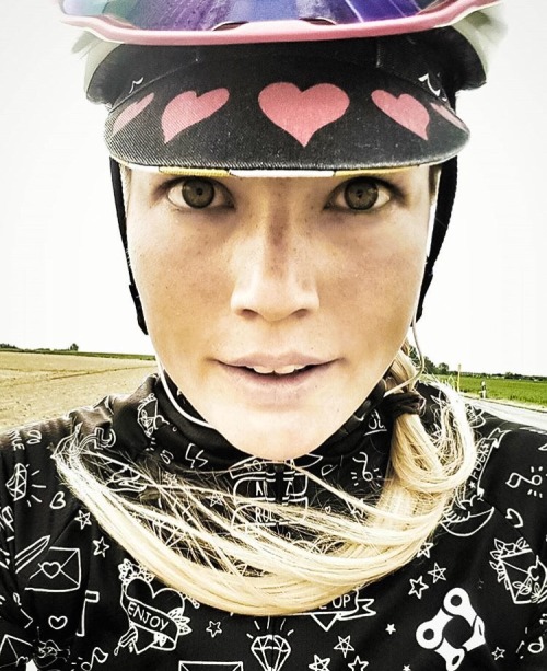 Hearts On Her Cap instagram.com/maryywilke