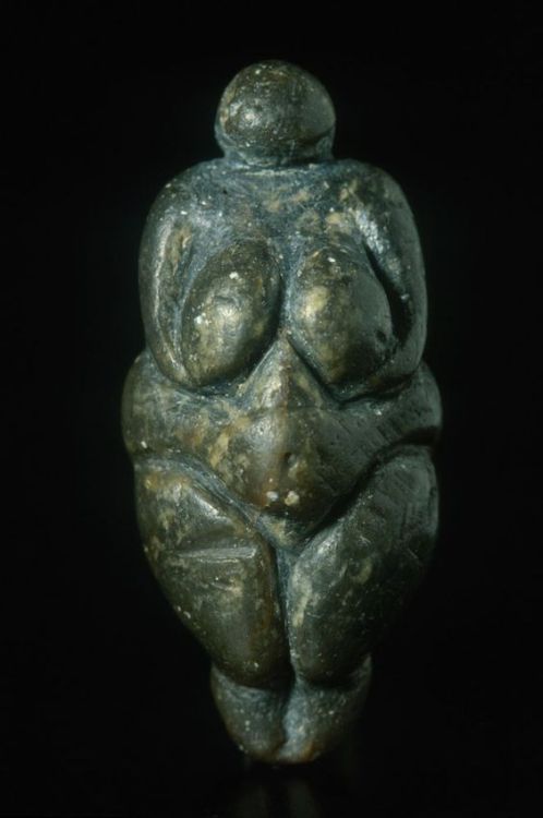 mini-girlz: Goddess Figurine ca 6000 BC
