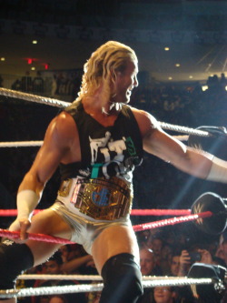 zach-t-johnson: #WWEToronto  