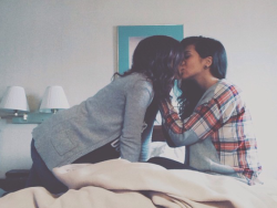 Lez Be Lesbians!