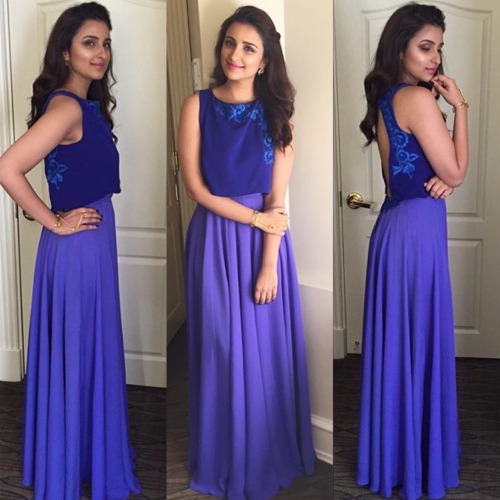 parineetichoprateam:  Parineeti looking like an absolute Pari in a Manish Malhotra dress for the Ind