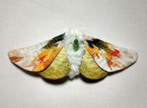 shinyfabulousdarling:embroidered textile sculpture by Yumi Okita on Etsy