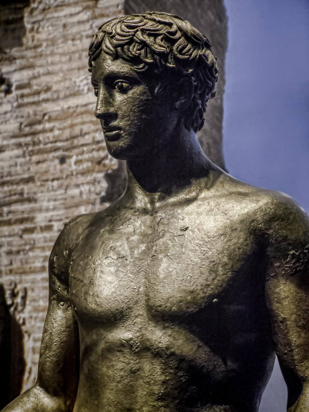 ganymedesrocks:  A 1st century CE Roman copy of a 5th century BCE Statue of an Ephebe