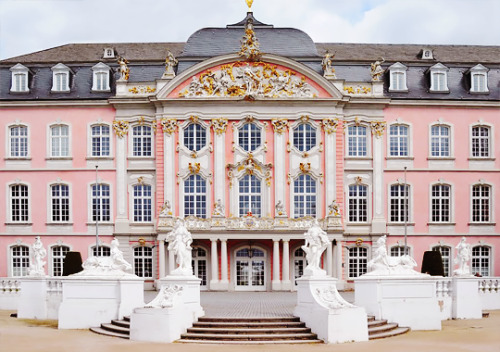 inthecoldlightofmorning: Kurfürstliches Palais in Trier, Germany x