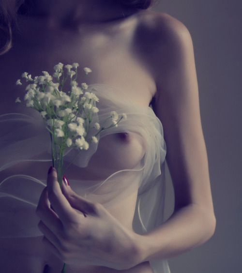 anexquisitenymph:  By Fabrizia Milia