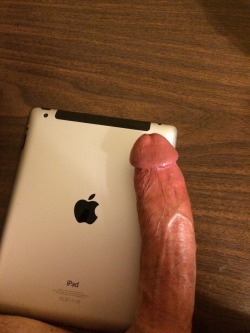 bigmeasuredcocks:Novel use of an Ipad.