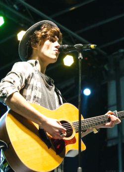 jo-cuthbert:  George performing at Teen Aware (April 18. 2014) 