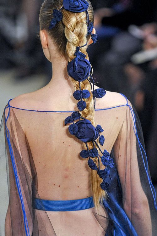 skaodi:  Alexis Mabille Haute Couture Spring 2011 details. 