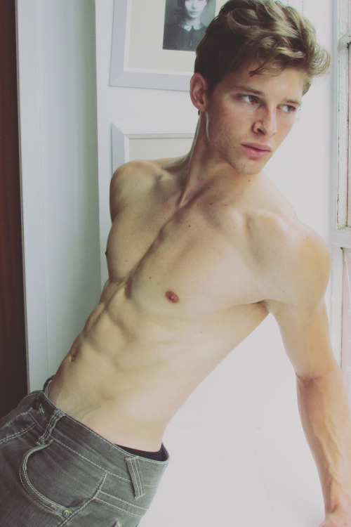 strangeforeignbeauty:  Spencer Burhoe [ male models | 1000+ notes | facebook | twitter | google+ | instagram ]