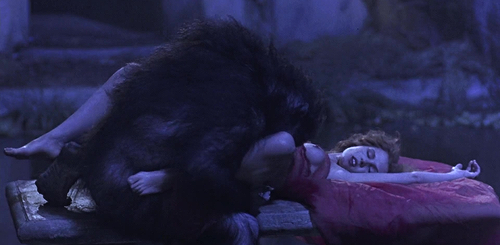 eflaw:  sadie frost in bram stoker’s dracula (1992)