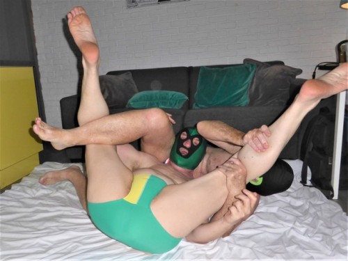 Squeezerian battles Fabien in Paris