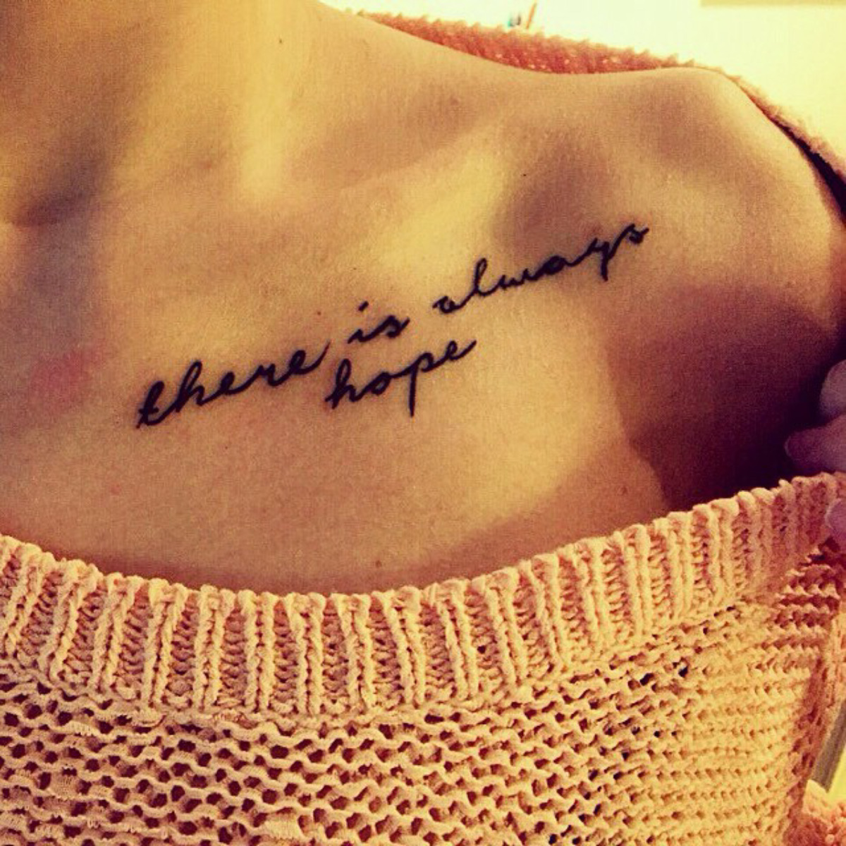 Tatuajes Pequeños — Tatuaje que dice 'there is always hope', frase en...