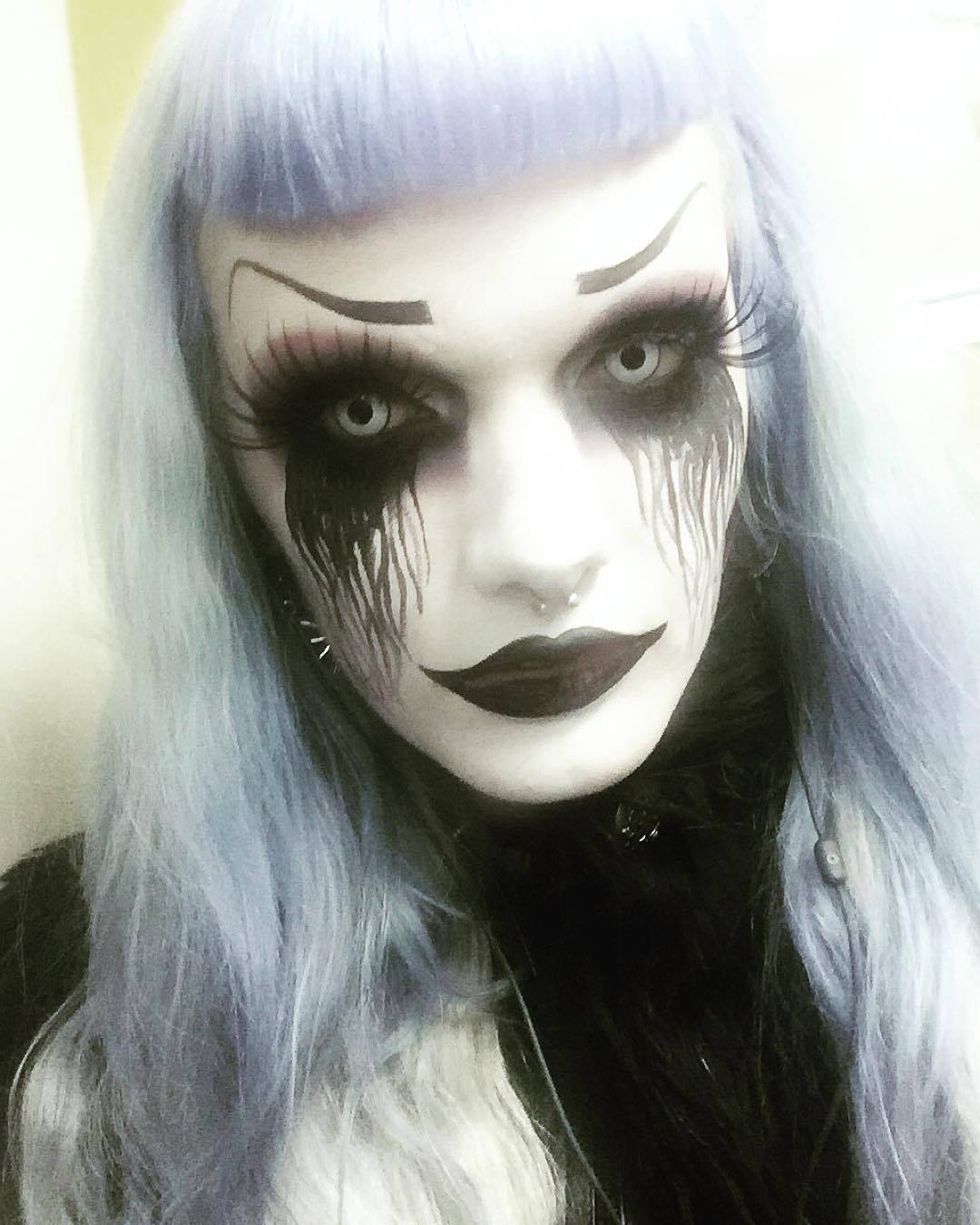 Very crappy picture on my makeup for the #behemoth concert yesterday. #goth #gothic #gothgoth #gothmakeup #metal #blackmetal #vampire #ucg #upperclassgoth