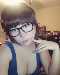 bunnyqueenmodeling:  About to play some Overwatch