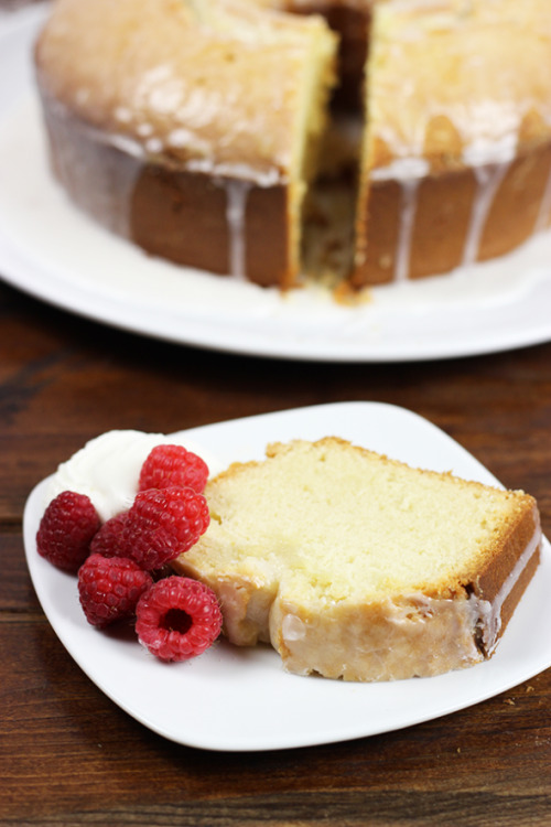 bakeddd:  peach bellini pound cake click here for recipe 