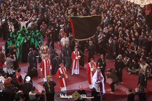 aliofbabylon:Iraqi Christians inside the shrine of Imam Hussain (AS) in Karbala. This is beautiful. 