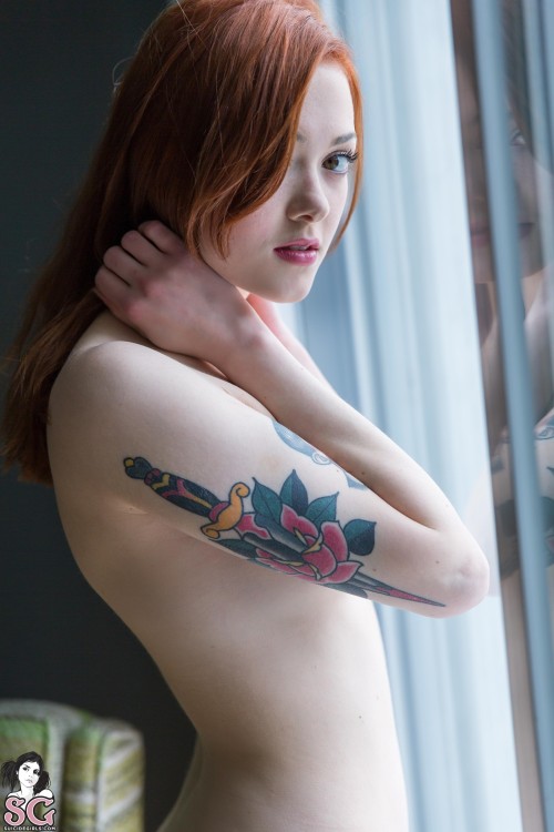 girls-tats-n-stuff:  Maud - Porcelain