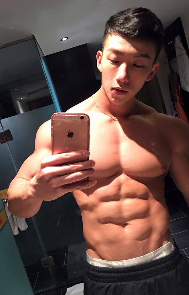 mantop106910:  從事猛男秀的台灣大肌肉大屌包的帥氣舞者…  Mars劉翔