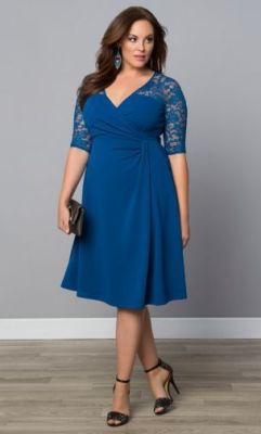 beautiful-real-women:  33 Plus Size Wedding Guest Dresses {with Sleeves}! - Plus Size Fashion - Alexawebb.com