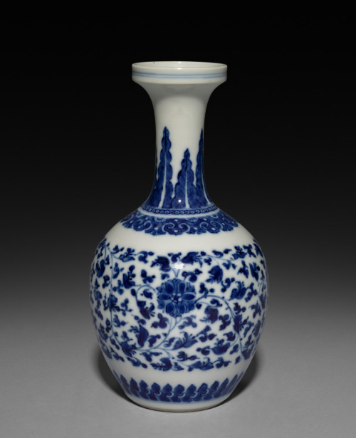 Globular Vase with Long Neck, 1661-1722, Cleveland Museum of Art: Chinese ArtSize: Overall: 19.1 cm 