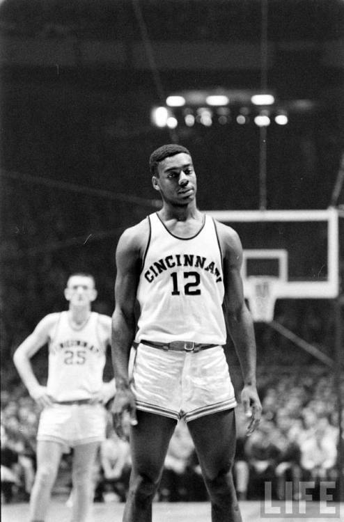 Oscar Robertson(Yale Joel. 1959)