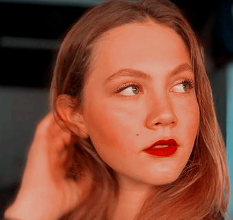 Why Iris Apatow Is An Instant Icon!