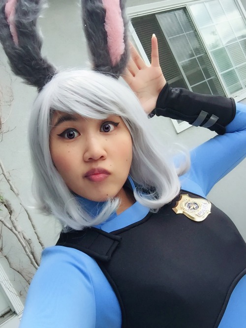rabbureblogs:  My purple contacts came in so I can finally show my face while in my Judy Hopps cosplay! Still waiting on new ears cause I’m not a fan of the ones that came with the cosplay.   I love you more <3 /////<3