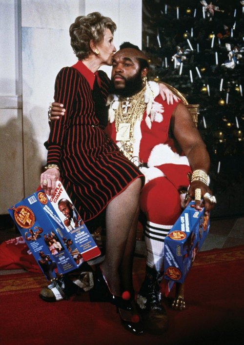 awesomepeoplehangingouttogether:Nancy Reagan and Mr. T