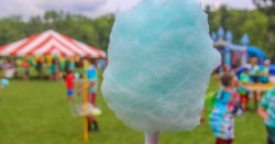 camp had a carnival today and I got to chow down on cotton candy 🎡🎪💘🍿 (at Lake Hopatcong, New Jersey)