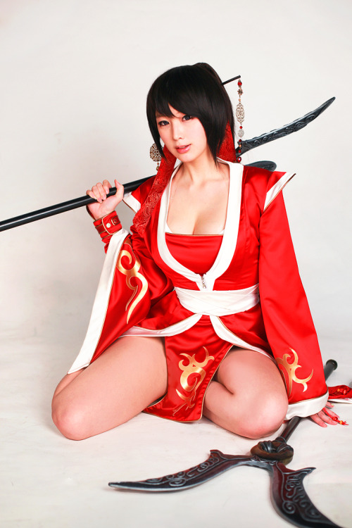 hottestcosplayer:  Hottest Cosplayer features the hottest cosplayers from around the world! Submit your photos to be featured! Submit as many photos as you want! 