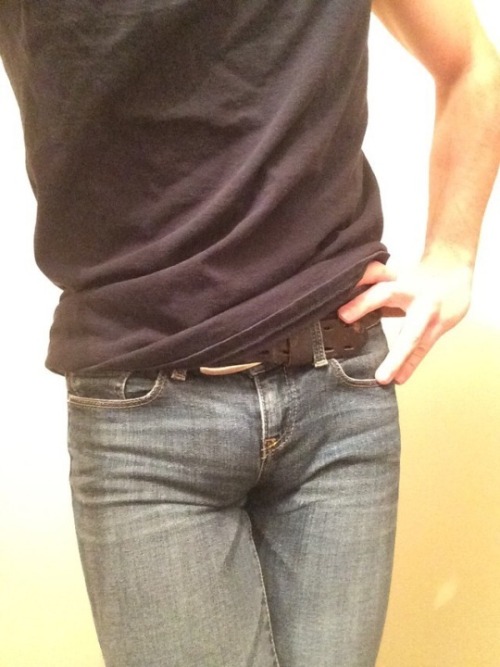 hairyjeans: Bulging…
