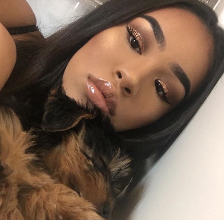 desertputa:  IG: Isidoraduk 