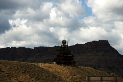 abandoned-playgrounds:  The abandoned Smith Mansion seen from the Buffalo Bill Cody Scenic Byway. Source.