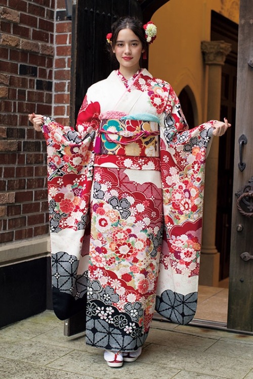 The Kimono Gallery: Photo