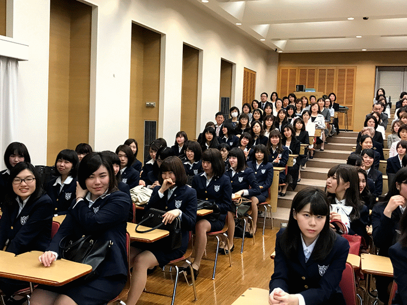 甲南女子大学文学部メディア表現学科 18年度入学宣誓式