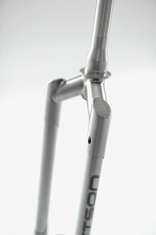 wittson: 29er rigid full titanium fork NullaIf you thought rigid forks were simple, wait ‘til you se