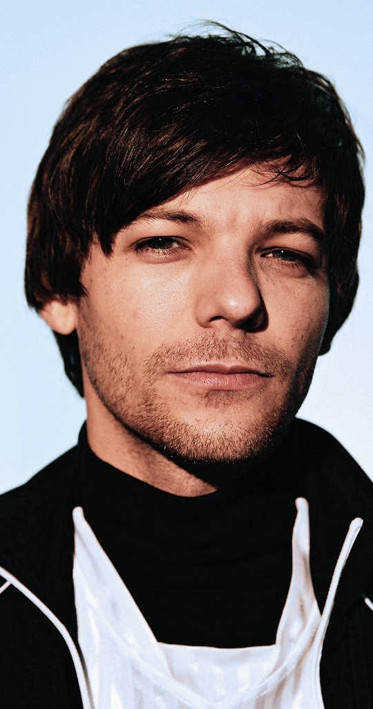 Louis for Telegraph Magazine (lockscreens) : out in the madness