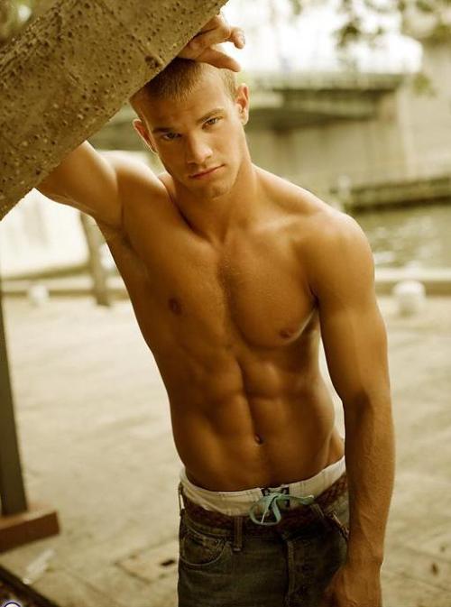takemetobedandlosemeforever:  Evan Wadle