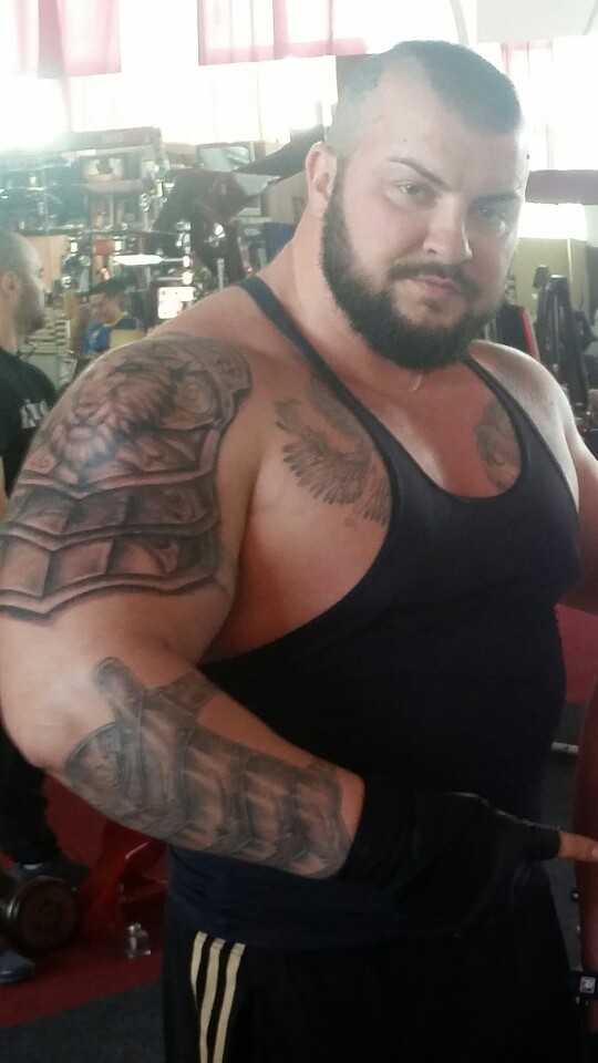 ricky-spanishhh: Stelica Ramona - Roumania mixed Targaryen and Stark ??? it seems
