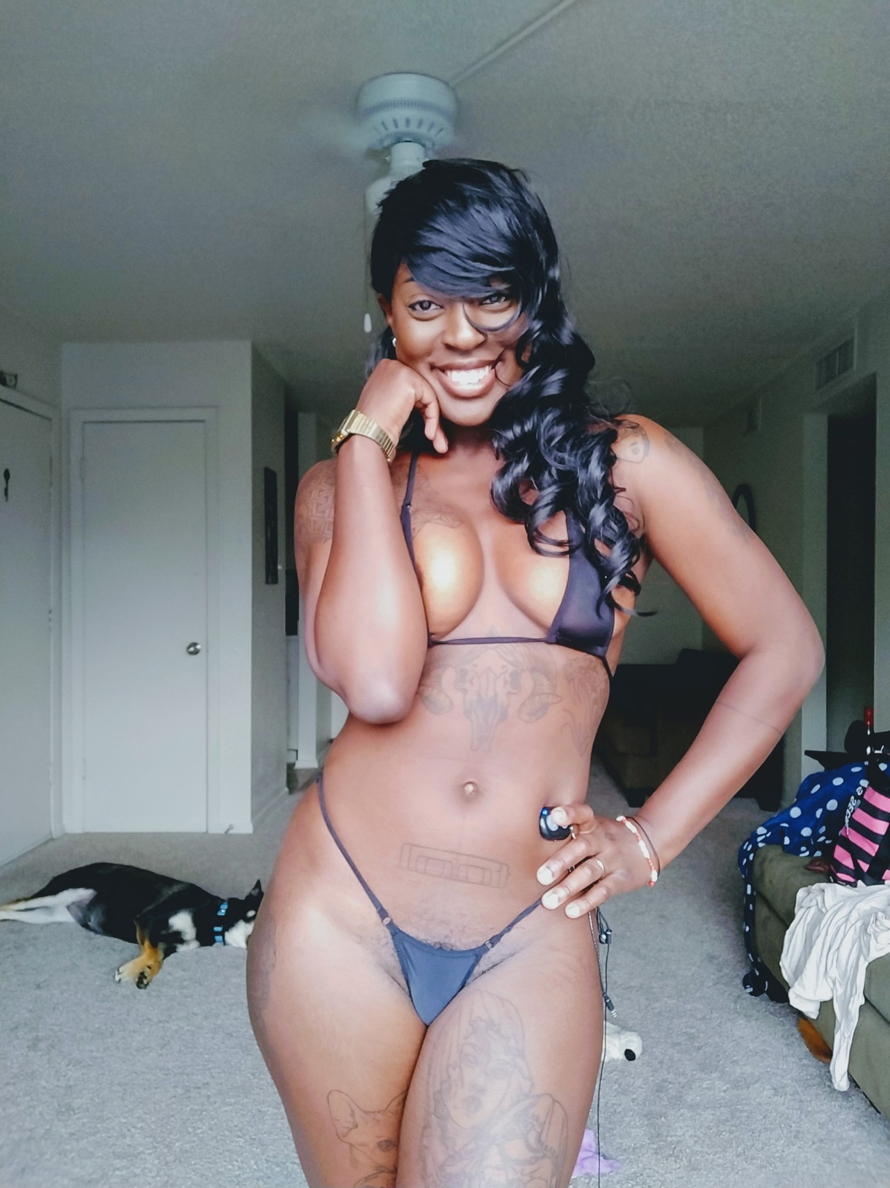 deebott: Black.