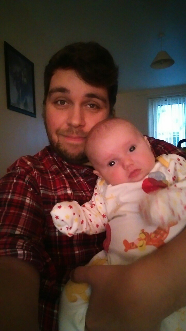 My mates Fran &amp; Liam left me with their baby! Look how cute she is!