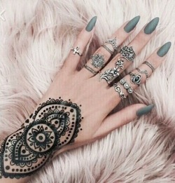 tattoos-w:  - -   omg i need a mani soon &gt;&lt;