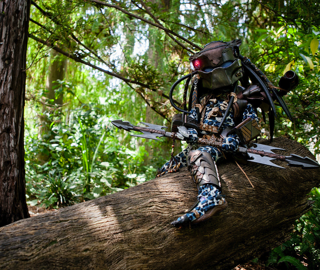 marlene:  nerdsandgamersftw:  Baby Predator Cosplay By Albert Lien | Full Gallery
