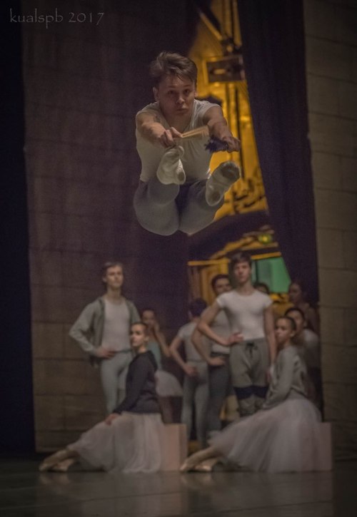 tsiskaridze:Vaganova Ballet Academy “The Nutcracker” rehearsal at the Mariinsky Theatre. December 5.