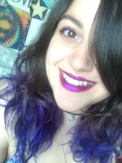 gealach-sidhe:  Purple eyes, lips, hair and top. Bit too much? Yes. Do I care? Nope.