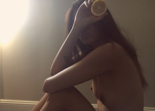 mostlynude:  lemonbrightself portrait by mostlynude