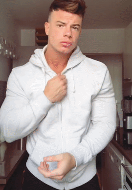 male-tf-control:  “For me, it’s the pump that lingers after the gym. I flex in