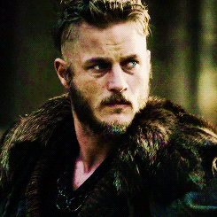  Travis Fimmel as Ragnar Lothbrok {Vikings 2013} 